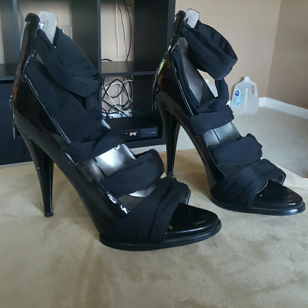 Black open toe strappy pumps